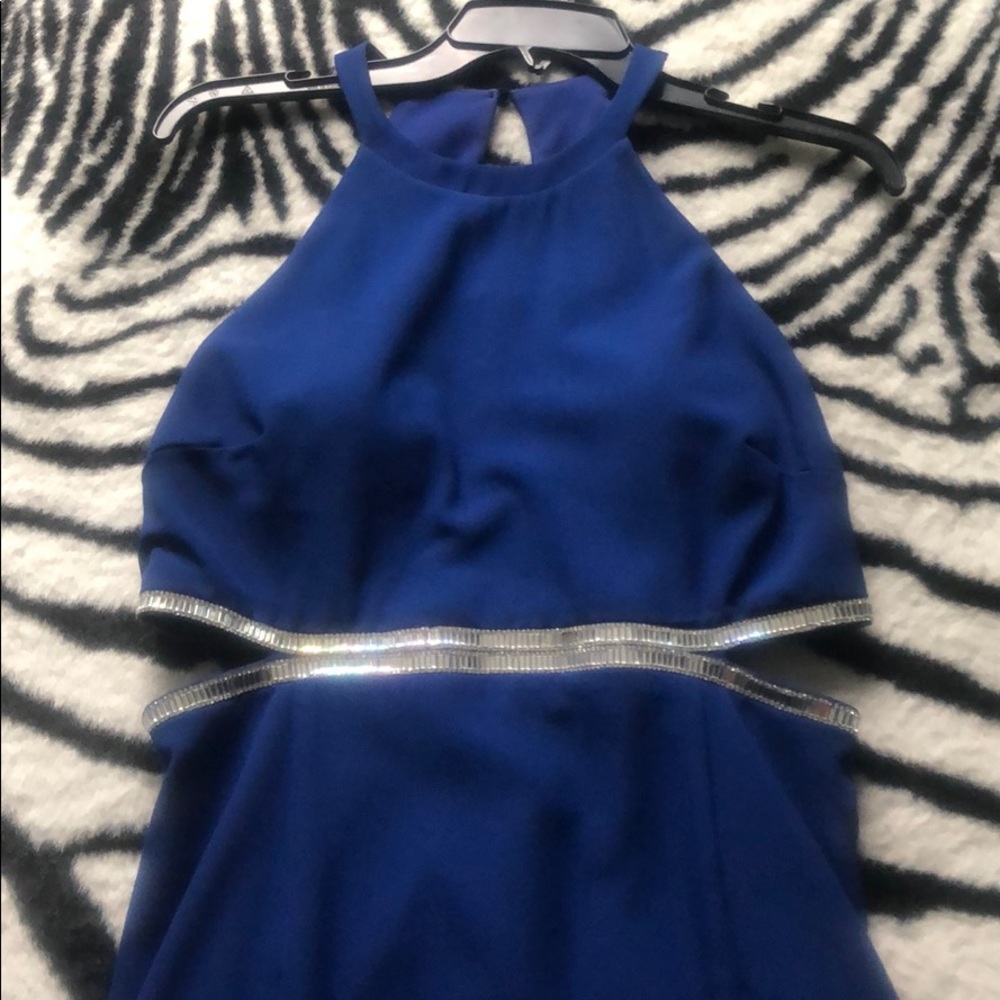Dress - Picture 2 of 5